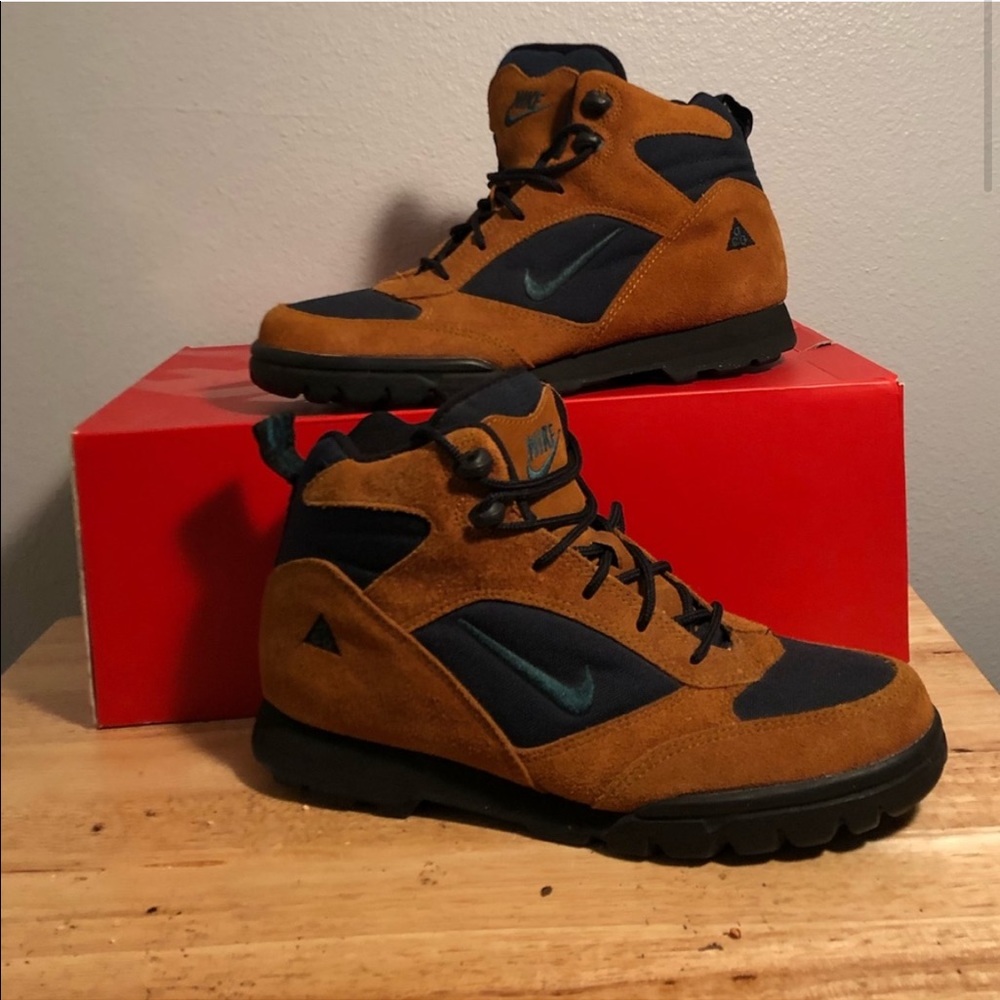 Vintage Nike ACG hiking Boots
